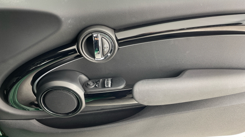 MINI Hatchback 1.5 Cooper Sport 3dr Auto Petrol Hatchback